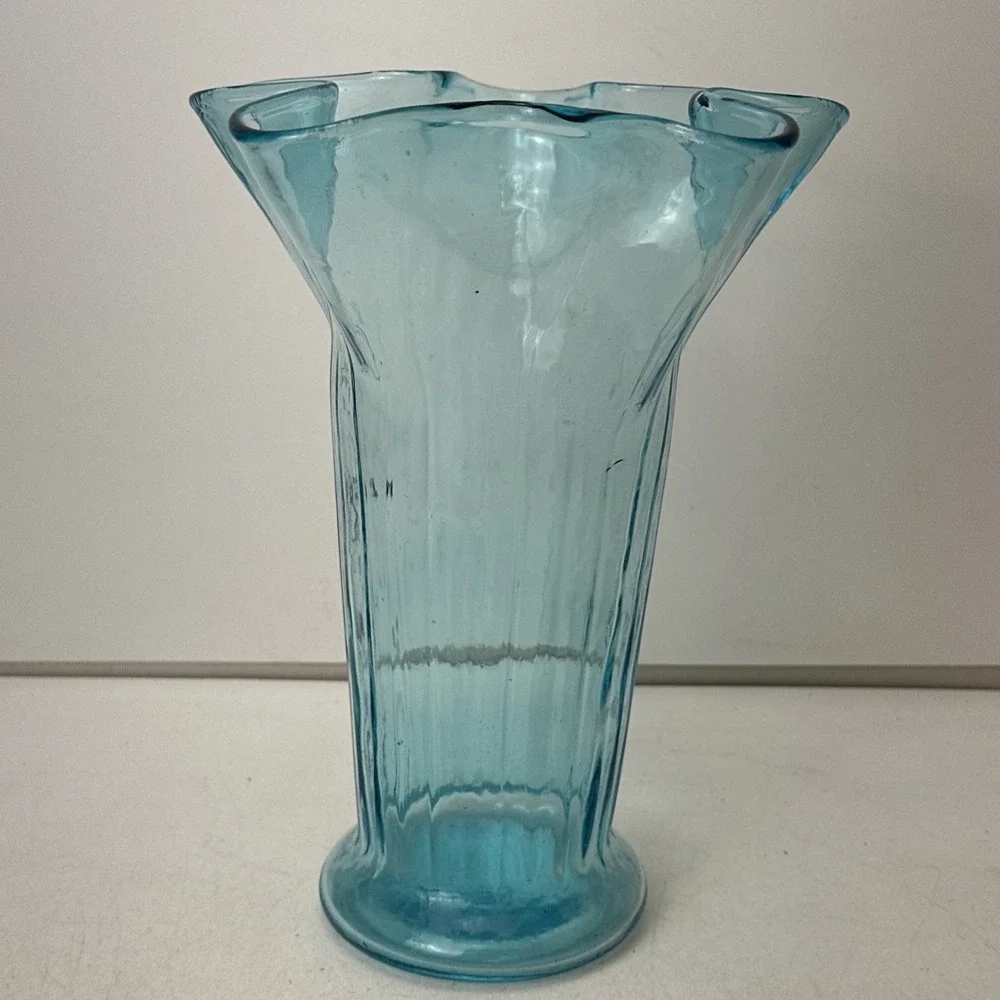 Vintage Glass Crimped Star Shaped Top Vase Turquoise 9